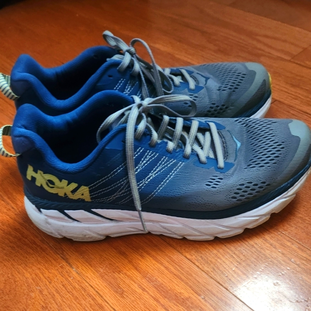 Women's  Hoka Size 9